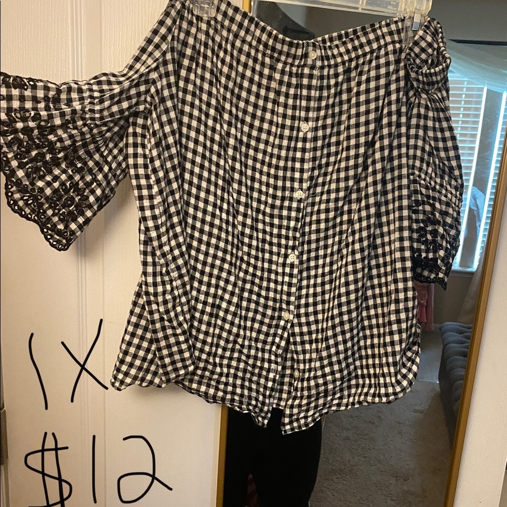 Off shoulder plaid shirt